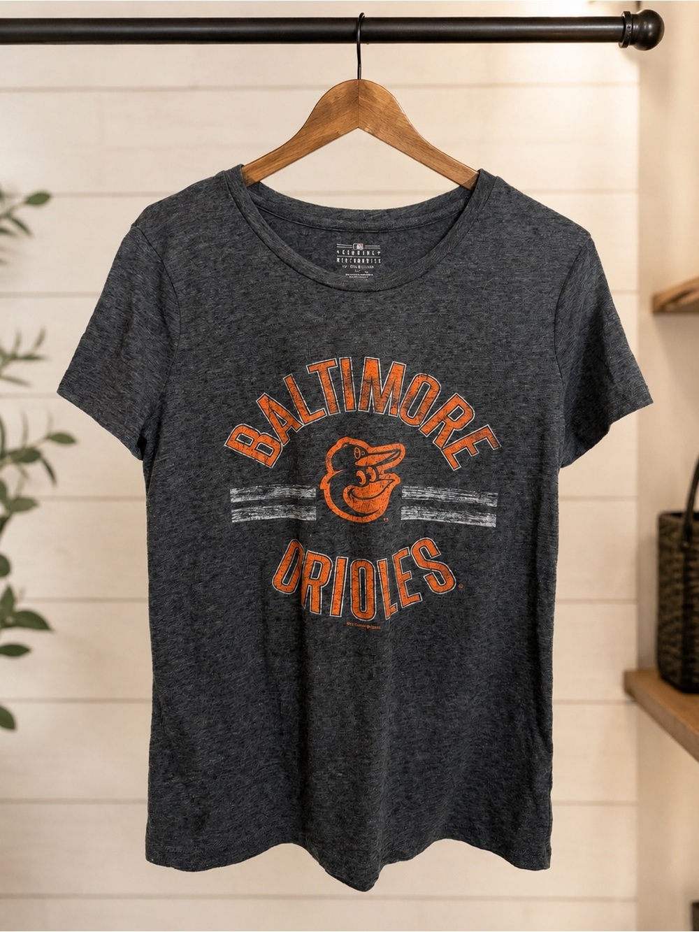 Baltimore Orioles Genuine Merchandise 5th & Ocean Women’s Gray T Shirt S